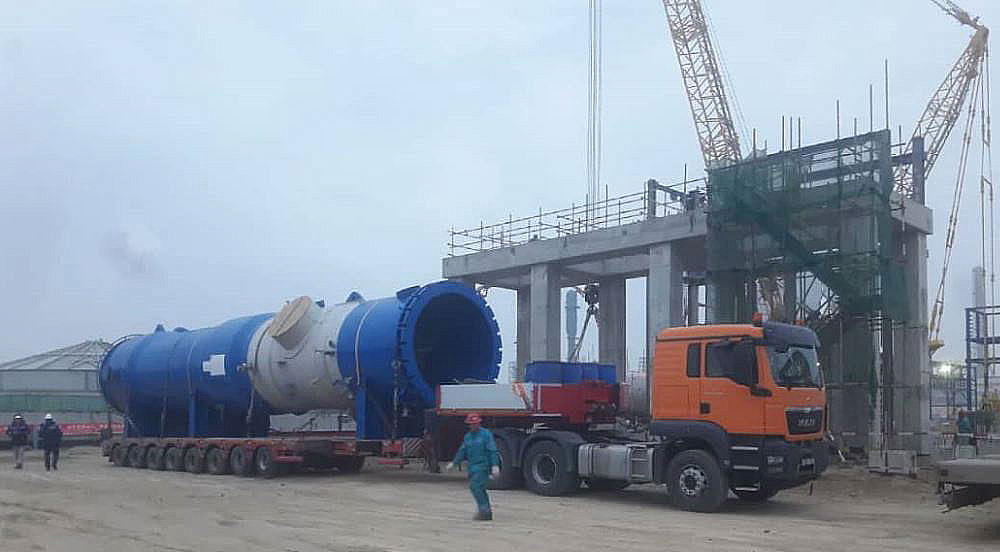 Погрузка промышленного оборудования на трал